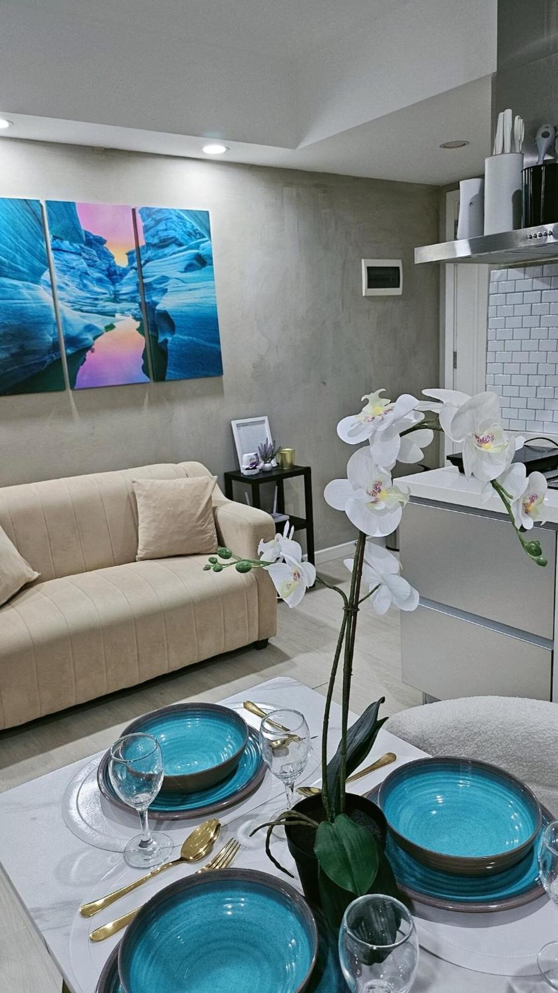 Cozy Azure Urban Residences *