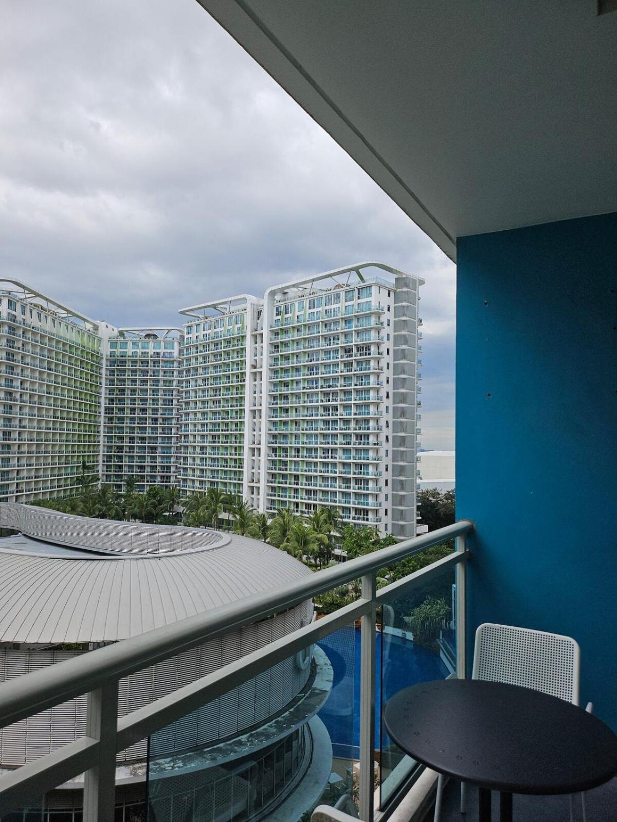 Cozy Azure Urban Residences Manila